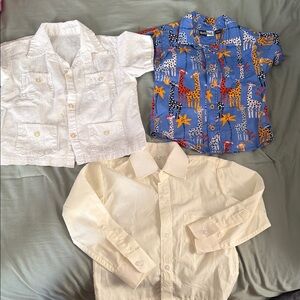 Blue Giraffe Print Kids Short-Sleeve Shirt - Playful Safari Top